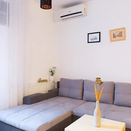 Apartament-Complex Vivando-Locatie Ideala Pentru Cupluri, Familii,Tineri Si Studenti 아파트 *